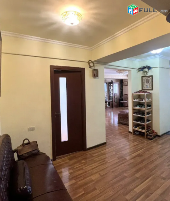 5 սենյականոց բնակարան նորակառույց շենքում, Վրացական փողոց, 155 քմ, 2 սանհանգույց 