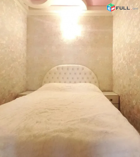 Մոսկովյան փողոց  50 ք.մ., 2/5 հարկ, բարձր առաստաղներ