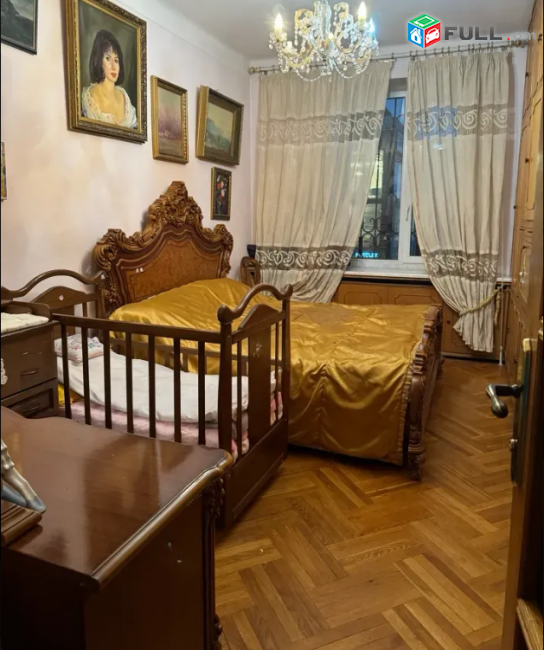 Սայաթ-Նովայի պողոտա  92 քմ, 3/5 հարկ 