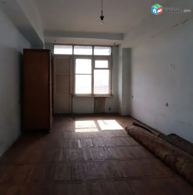 3 սենյականոց բնակարան Քաջազնունու փողոցում, 105 քմ, մի քանի պատշգամբ