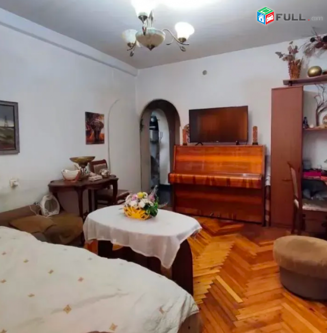 Նար-Դոսի փողոցում, 40 քմ, 6/9 հարկ