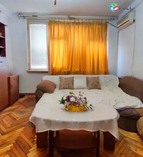 Նար-Դոսի փողոցում, 40 քմ, 6/9 հարկ