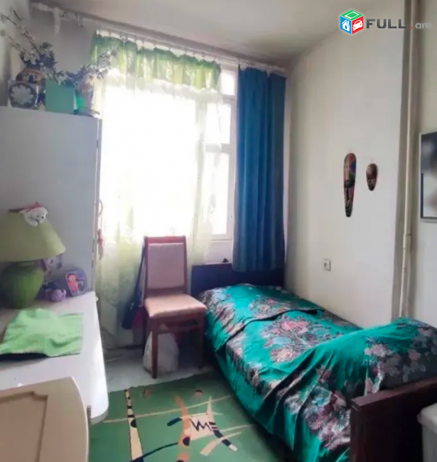 Նար-Դոսի փողոցում, 40 քմ, 6/9 հարկ