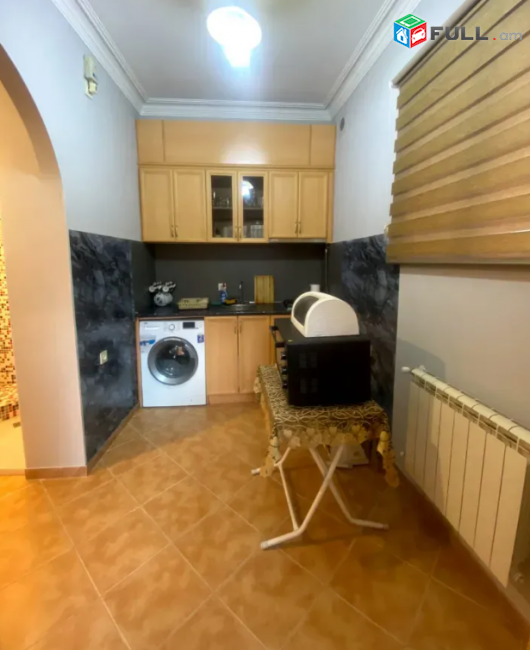 Հանրապետության փողոց, 54 քմ, 1/3 հարկ 