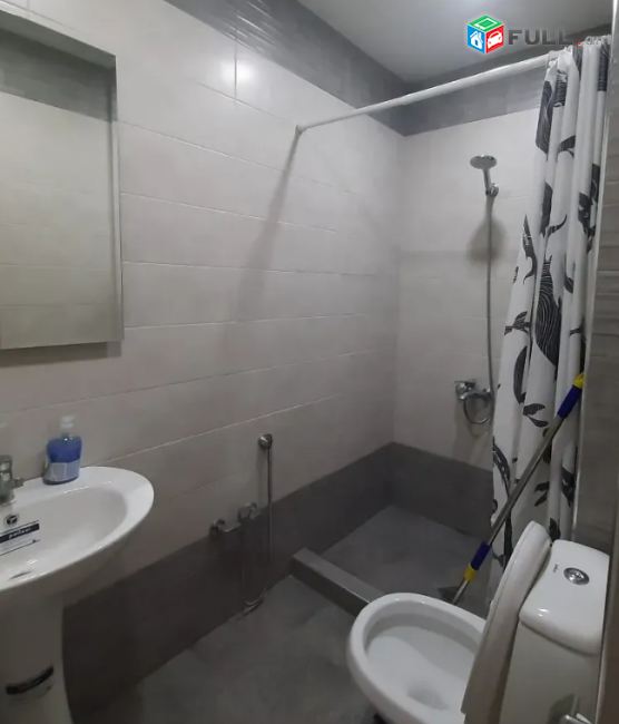 նորակառույց շենքում,Գրիբոյեդով փողոցում, 70 քմ, 3/7 հարկ