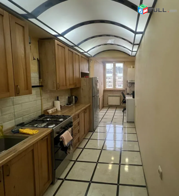 Վարդանանց փողոցում, 93 քմ, 7/10 հարկ