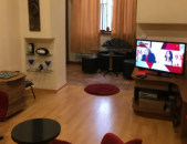  Մաշտոցի պողոտայում, 30 քմ, 1/4 հարկ, բարձր առաստաղներ, կապիտալ վերանորոգված -Բարձր առաջին հարկ (բելյէտաժ) : 