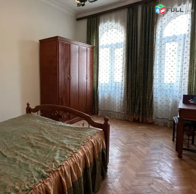 3 սենյականոց բնակարան Ամիրյան փողոցում, 105 քմ, բարձր առաստաղներ, եվրովերանորոգված, քարե շենք