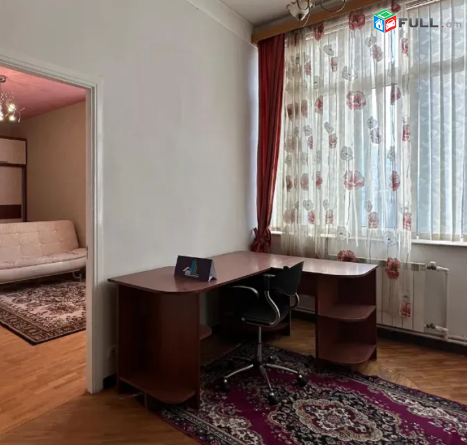 3 սենյականոց բնակարան Ամիրյան փողոցում, 105 քմ, բարձր առաստաղներ, եվրովերանորոգված, քարե շենք