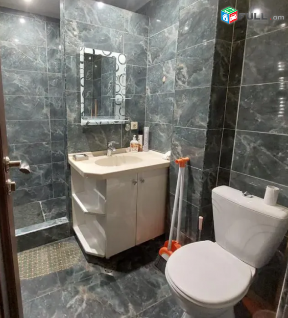 3 սենյականոց բնակարան Նար-Դոսի փողոցում, 64 քմ, 3/9 հարկ, եվրովերանորոգված