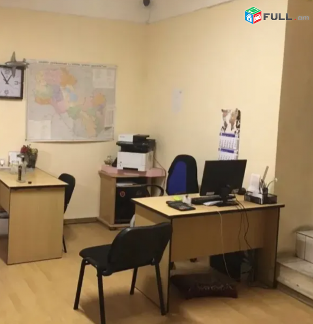 Չարենցի փողոցում, 80 քմ քարե շենք