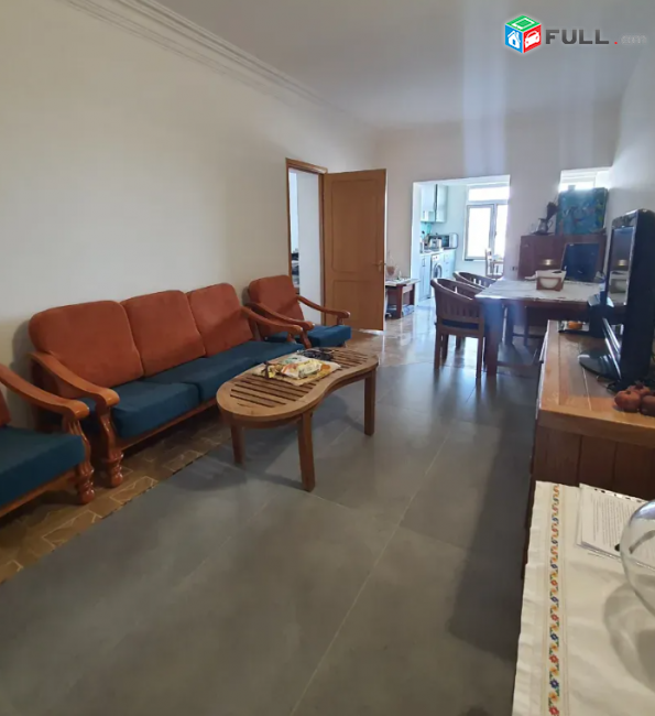Սիսվանի փողոցում, 85 քմ, նախավերջին հարկ