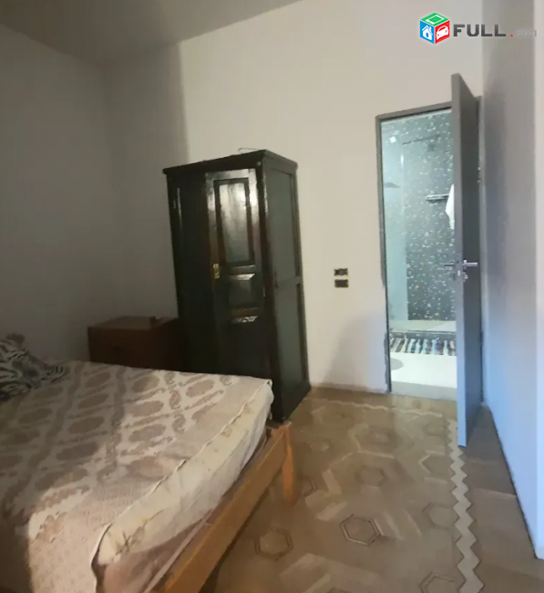 Սիսվանի փողոցում, 85 քմ, նախավերջին հարկ