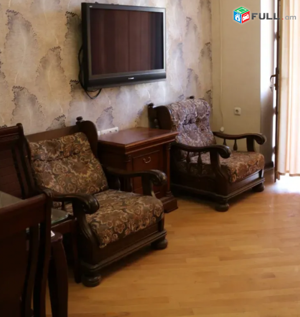 Արգիշտի փողոցում, 52 քմ, բարձր առաստաղներ 