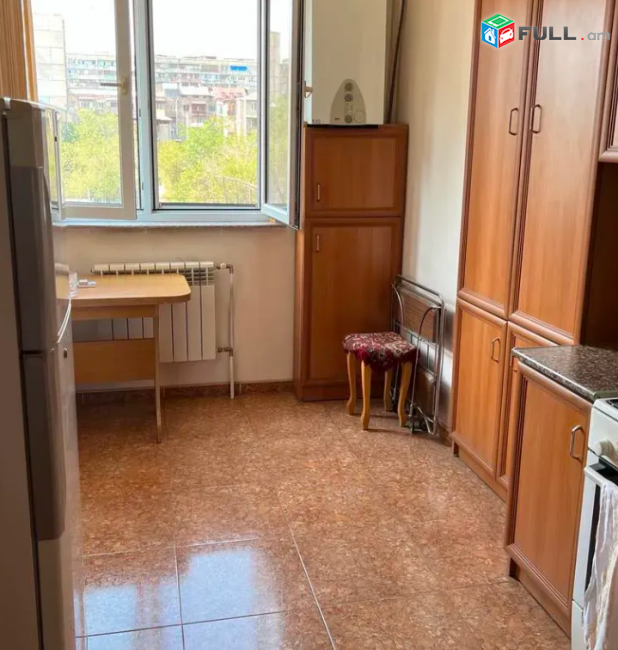 1 սենյականոց բնակարան Նար-Դոսի փողոցում, 49 քմ, 4/9 հարկ, կապիտալ վերանորոգված