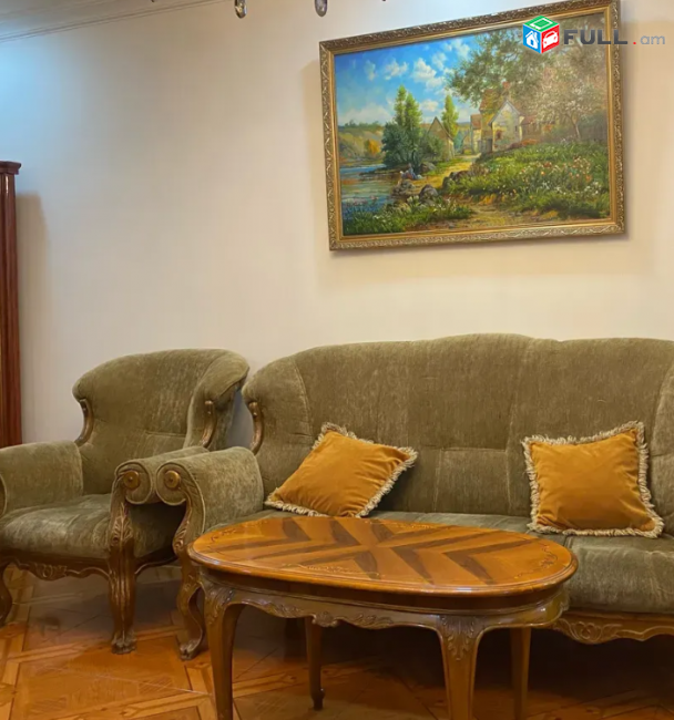 նորակառույց շենքում, Կենտրոնում,Ռոստոմի փողոց 78 քմ, 2/10 հարկ