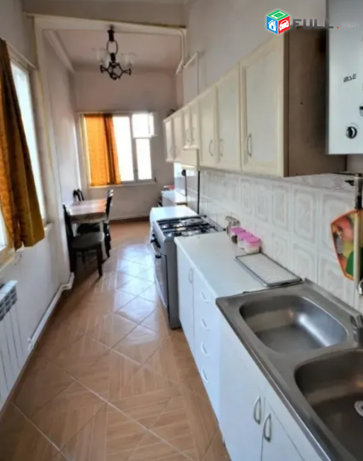 4 սենյականոց բնակարան Մաշտոցի պողոտայում, 102 քմ, նախավերջին հարկ, 2 սանհանգույց