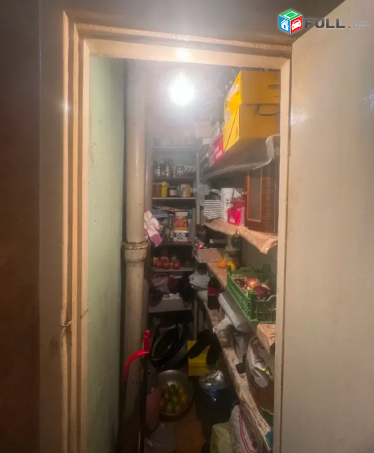 Նար-Դոսի փողոցում, 42 քմ, 7/10 հարկ 