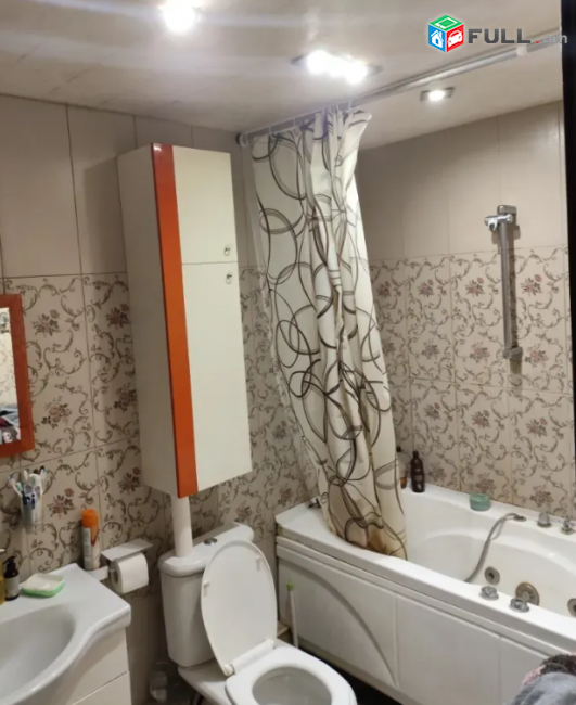Պարոնյան փողոցում, 112 քմ, կապիտալ վերանորոգված 14/7 Հարկ 