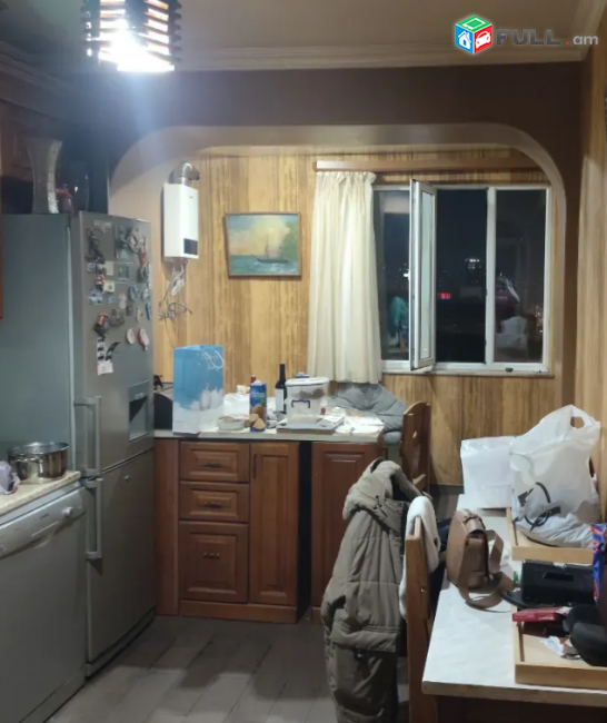 Պարոնյան փողոցում, 112 քմ, կապիտալ վերանորոգված 14/7 Հարկ 