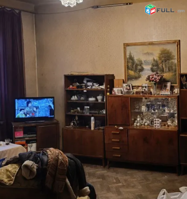 Աբովյան փողոցում, 64 քմ, նախավերջին հարկ