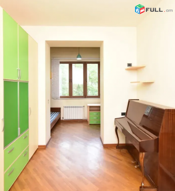 3 սենյականոց բնակարան Կիևյան փողոցում, 107 քմ, 3/5 հարկ, 2 սանհանգույց, բարձր առաստաղներ