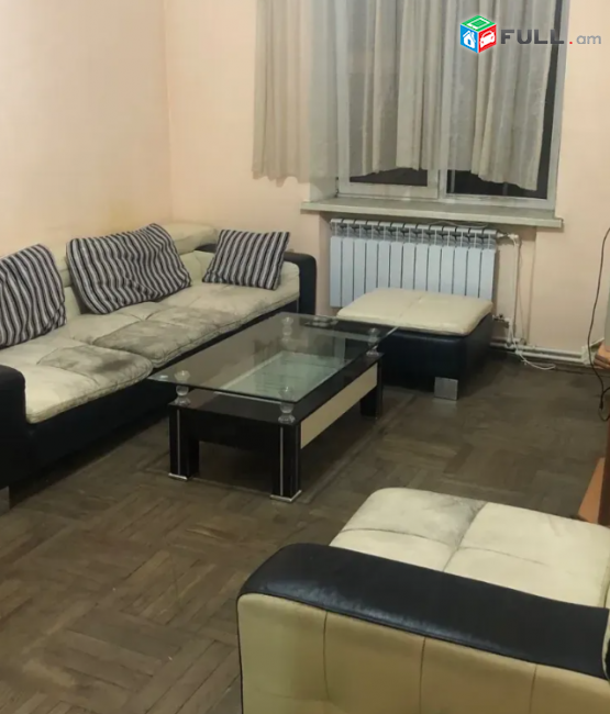 2 սենյականոց բնակարան Չարենցի փողոցում, 58 քմ, 1/5 հարկ, մասնակի վերանորոգում, քարե շենք