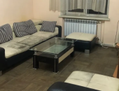 2 սենյականոց բնակարան Չարենցի փողոցում, 58 քմ, 1/5 հարկ, մասնակի վերանորոգում, քարե շենք