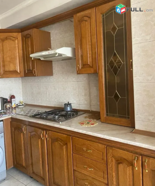 Նար-Դոսի փողոցում, 82 քմ, 6/9 հարկ