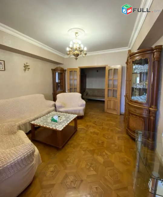 Նար-Դոսի փողոցում, 82 քմ, 6/9 հարկ