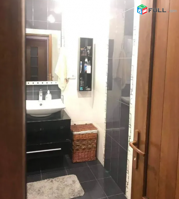 Երվանդ Քոչարի փողոցում, 83 քմ, 4/9 հարկ