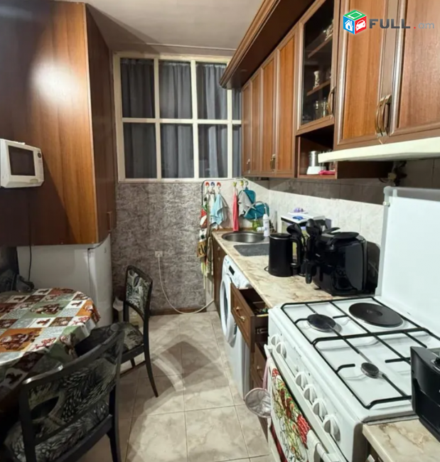 Նար-Դոսի փողոցում, 40 քմ, նախավերջին հարկ