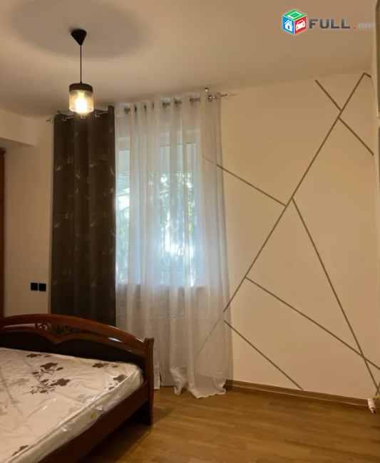 Կենտրոնում, 96 քմ, 2/14 հարկ, կապիտալ վերանորոգված