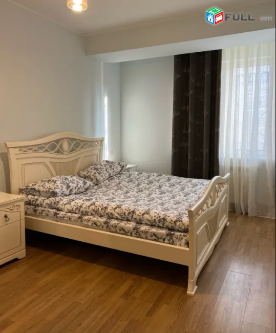 Կենտրոնում, 96 քմ, 2/14 հարկ, կապիտալ վերանորոգված