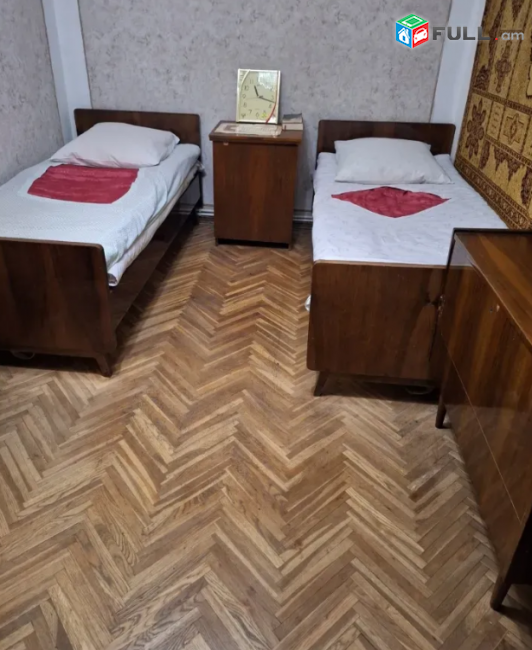 Արամ Խաչատրյան փողոցում, 78 քմ, 2/5 հարկ