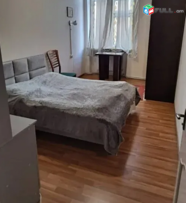 Կիևյան փողոցում, 67 քմ, 2/5 հարկ, բարձր առաստաղներ