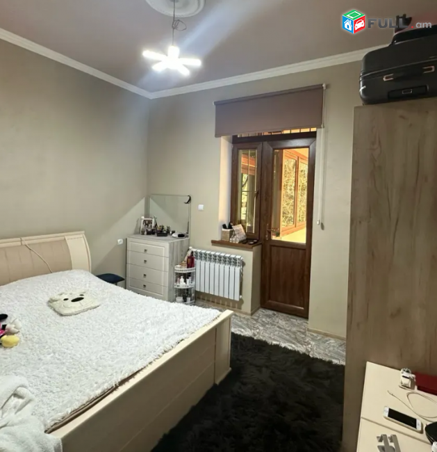 3 սենյականոց բնակարան, Արաբկիրում, 80 քմ, 1/4 հարկ, բարձր առաստաղներ