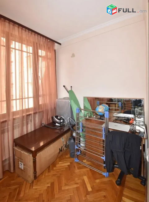 Վահրամ Փափազյան փողոցում, 78 քմ, 2/5 հարկ