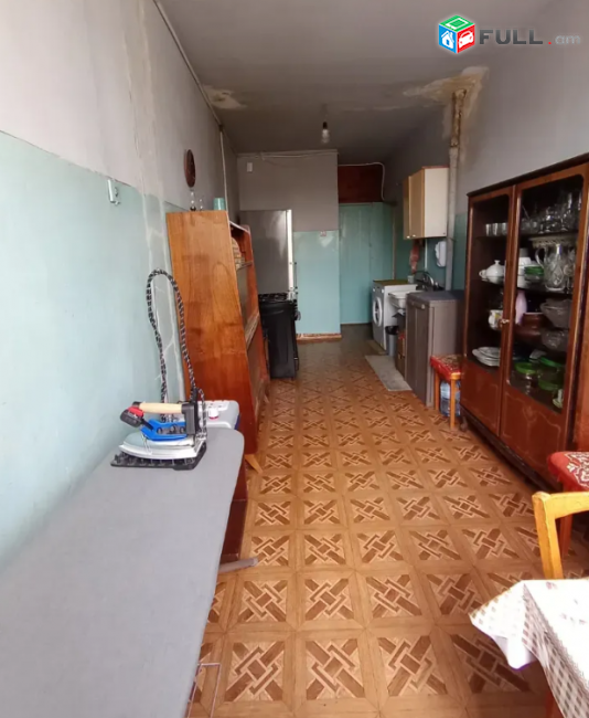 Վիկտոր Համբարձումյանի փողոցում, 67 քմ, 3/8 հարկ, քարե շենք