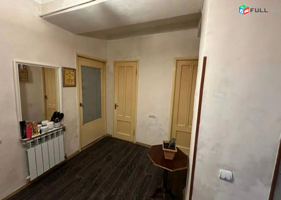 ՇԱՏ մատչելի բնակարան Չեխովի փողոցում, վաճառվում է 3 սենյականոց ,մակերեսը կազմում է 70 քմ։