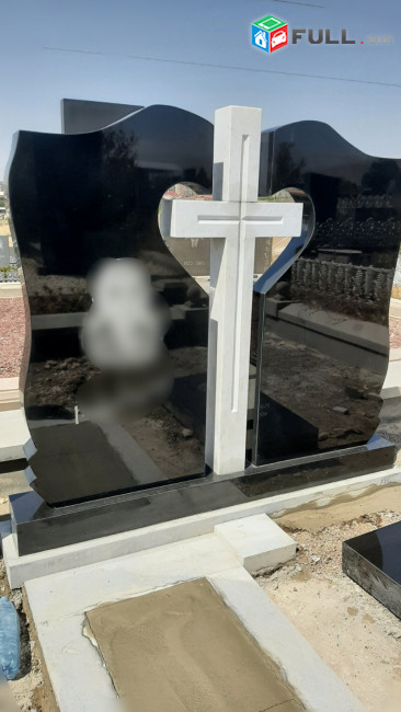 Հնդկական սև գրանիտե գերեզմանաքարեր