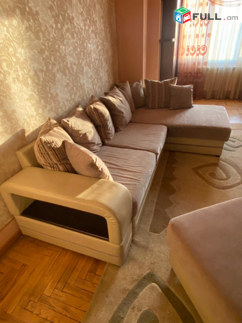 Փափուկ անկյունային բազմոց