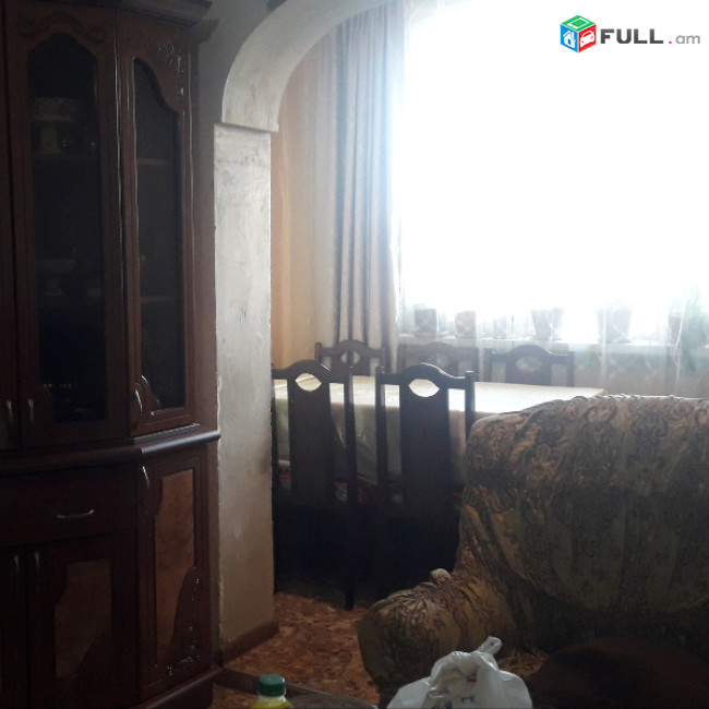 Վաճառվում է բնակարան