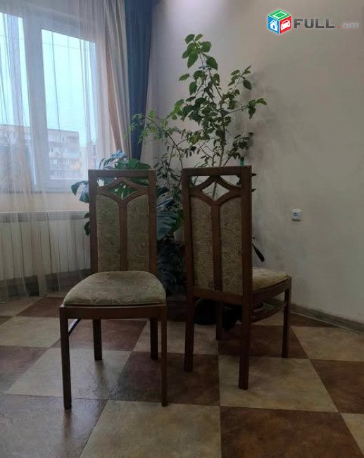 Աթոռներ տան համար