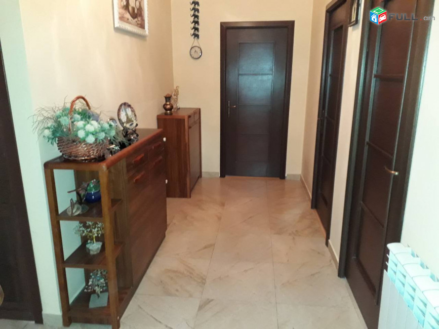 Զովունի, 320քմ շինություն, 670քմ հող-355000դոլար, գինը նշված է փոքր հողի 400քմ դեպքում-290000 դոլար