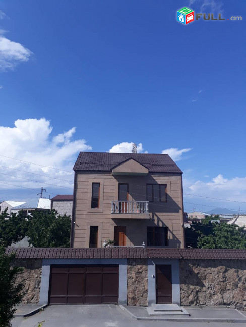 Զովունի, 320քմ շինություն, 670քմ հող-355000դոլար, գինը նշված է փոքր հողի 400քմ դեպքում-290000 դոլար