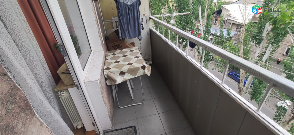 Փափազյան-Արամ Խաչատրյան խաչմերուկ, 2-3սարքած, 5-5 քարե շենք, 