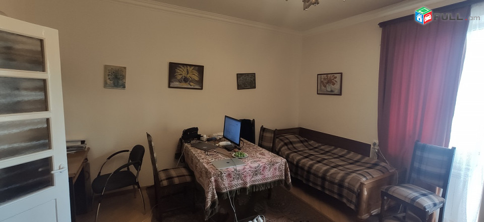 Փափազյան-Արամ Խաչատրյան խաչմերուկ, 2-3սարքած, 5-5 քարե շենք, 