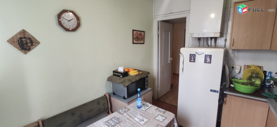 Փափազյան-Արամ Խաչատրյան խաչմերուկ, 2-3սարքած, 5-5 քարե շենք, 
