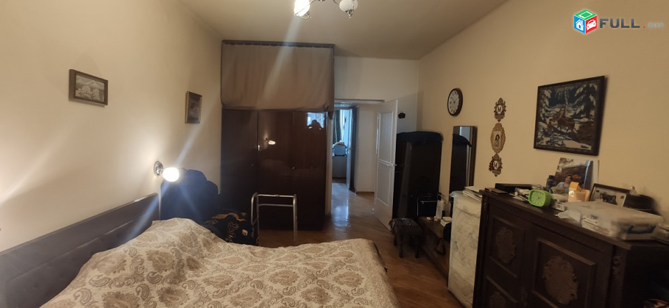 Փափազյան-Արամ Խաչատրյան խաչմերուկ, 2-3սարքած, 5-5 քարե շենք, 